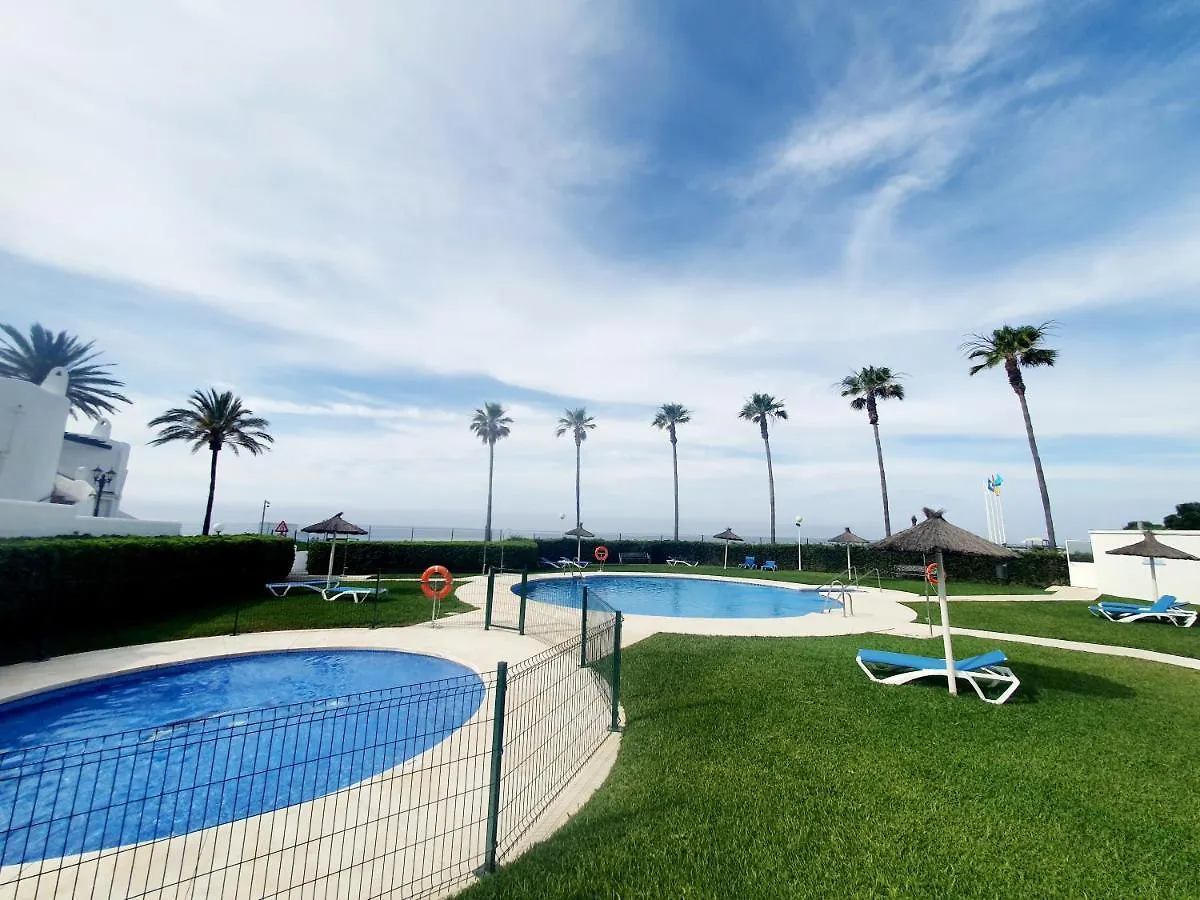 Luna Beach Seafront Marbella 0*,